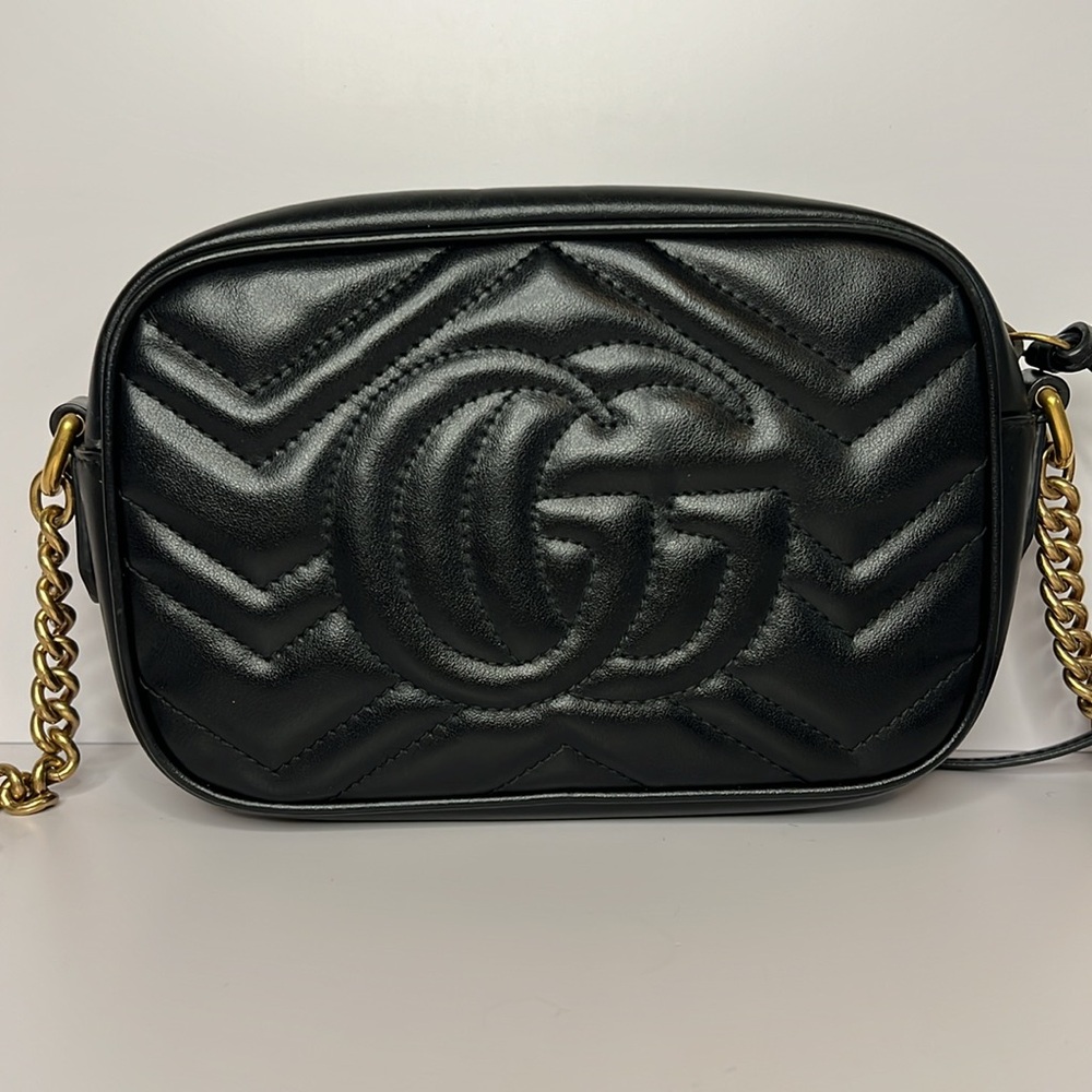 Gucci Mini Marmont Black with gold hardware - Picture 2 of 16